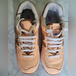 New Balance Women's Oxford Mango Athletic Sneakers Size 9